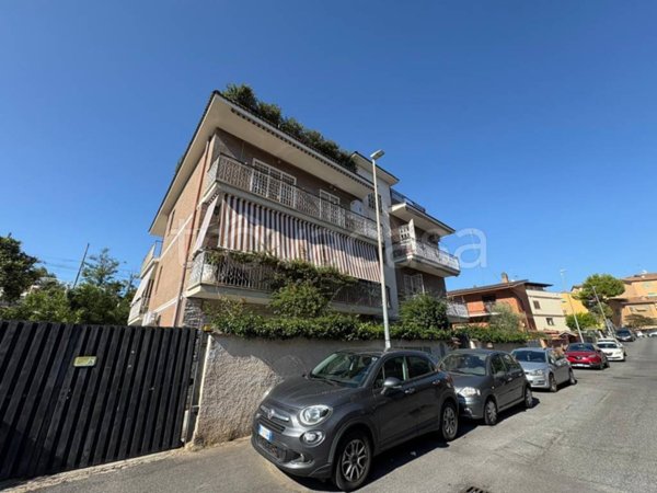 appartamento in vendita a Roma in zona Acilia