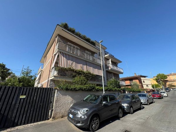 appartamento in vendita a Roma in zona Acilia
