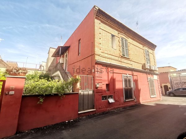 appartamento in vendita a Roma in zona Prenestino-Labicano