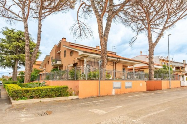 appartamento in vendita a Roma in zona Borghesiana