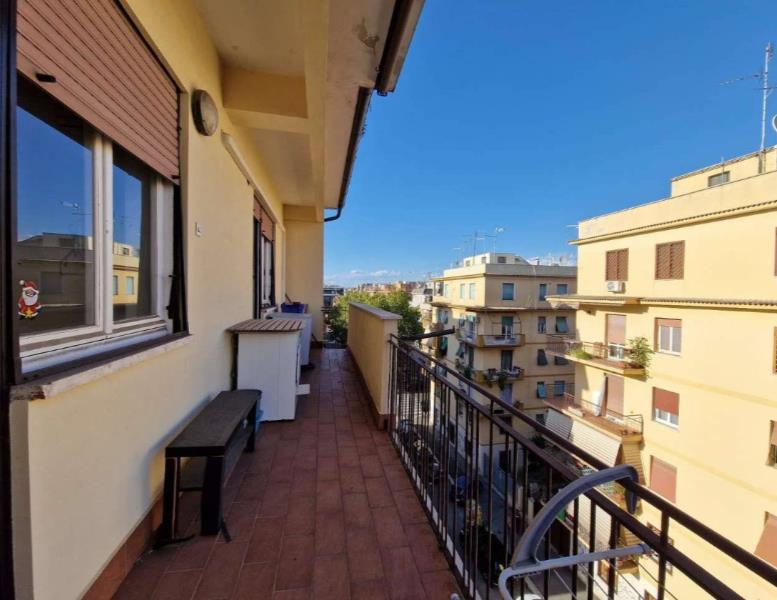 appartamento in vendita a Roma in zona Prenestino-Centocelle