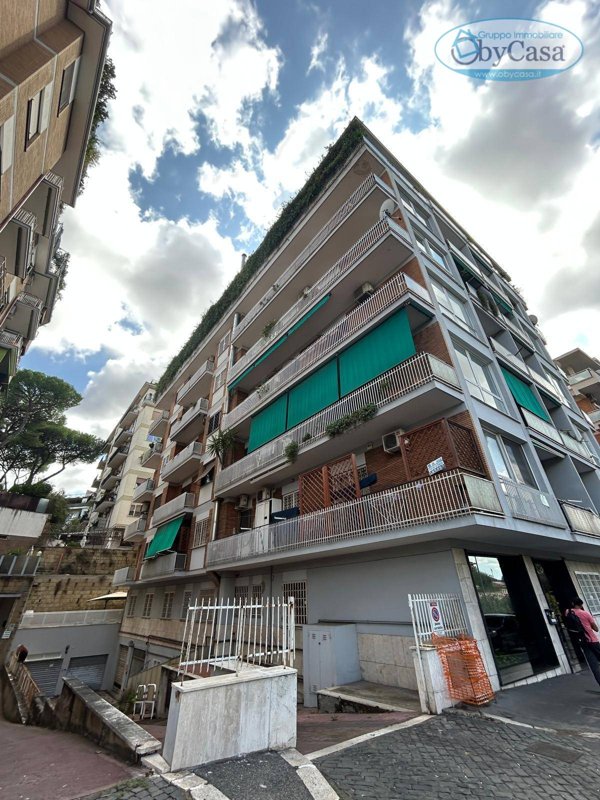 appartamento in vendita a Roma in zona Ardeatino