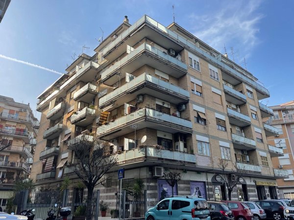 appartamento in vendita a Roma in zona Prenestino-Labicano