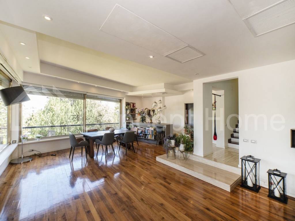 casa indipendente in vendita a Roma in zona EUR
