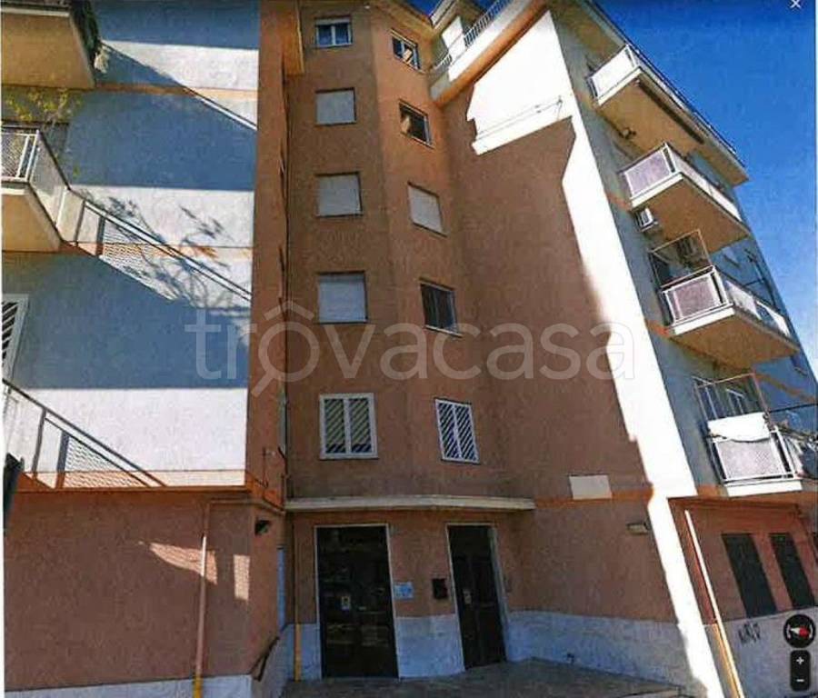 ufficio in vendita a Roma in zona Ardeatino
