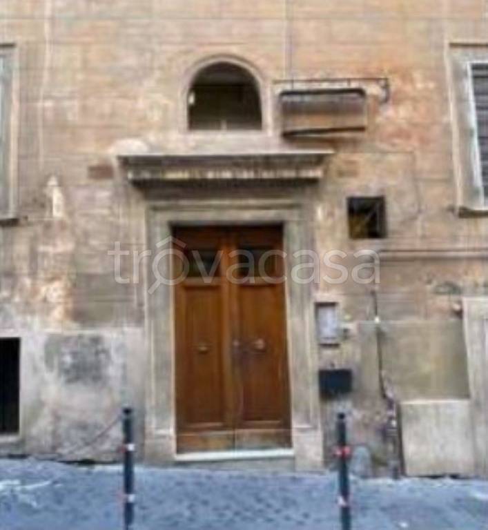 negozio in vendita a Roma in zona Trevi-Colonna