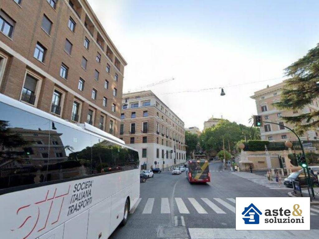 negozio in vendita a Roma in zona Tor di Quinto