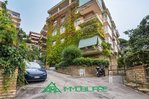 appartamento in vendita a Roma in zona Tomba di Nerone