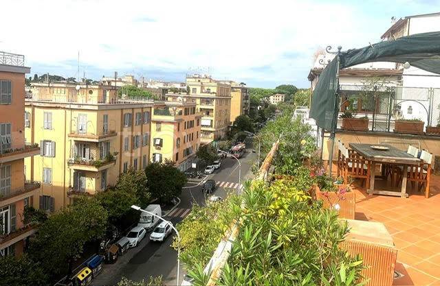 appartamento in vendita a Roma in zona Gianicolense