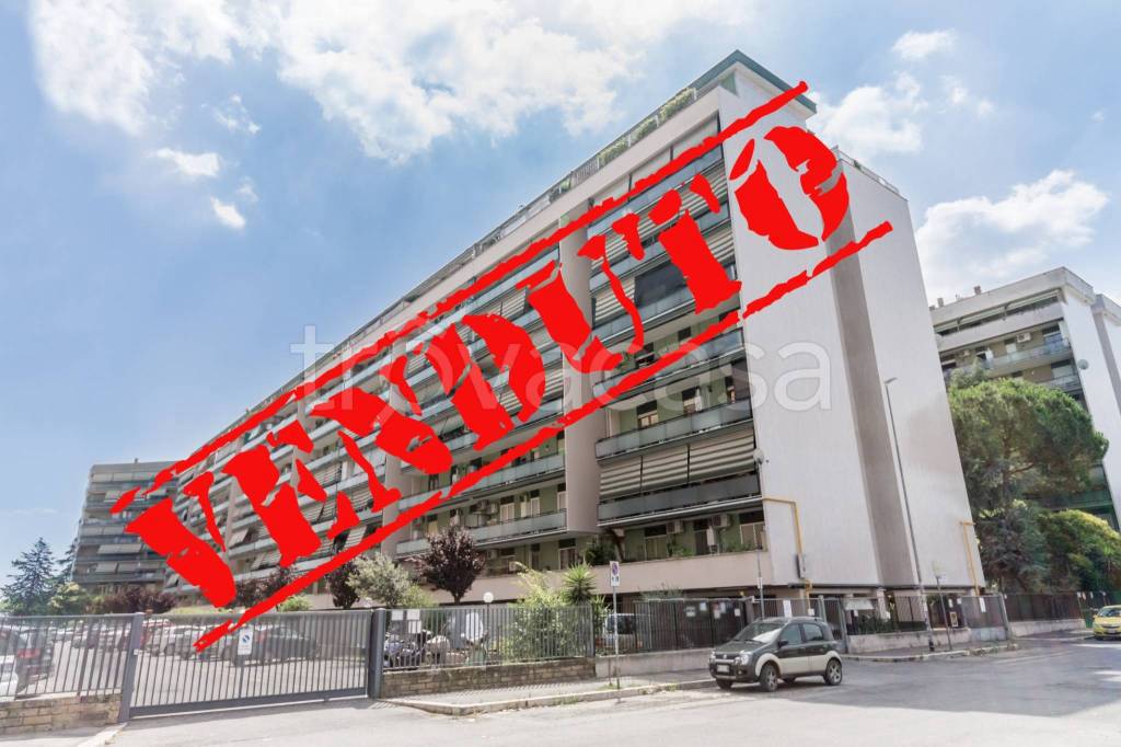 casa indipendente in vendita a Roma in zona Cinecittà