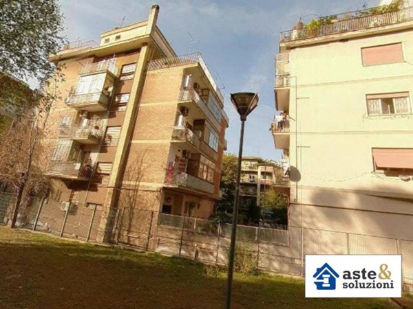 appartamento in vendita a Roma in zona Gianicolense