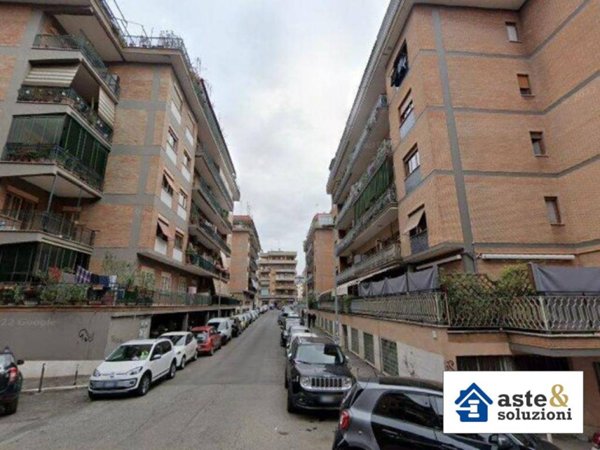 appartamento in vendita a Roma in zona Prenestino-Labicano