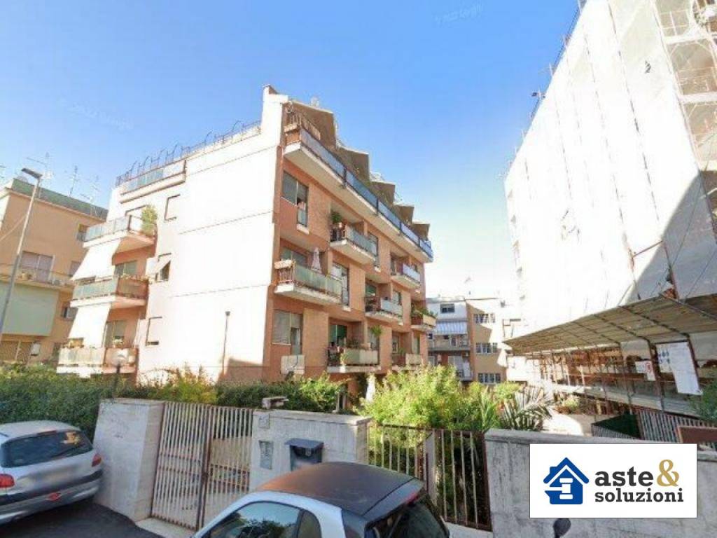appartamento in vendita a Roma in zona Primavalle