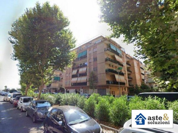 ufficio in vendita a Roma in zona Ostia