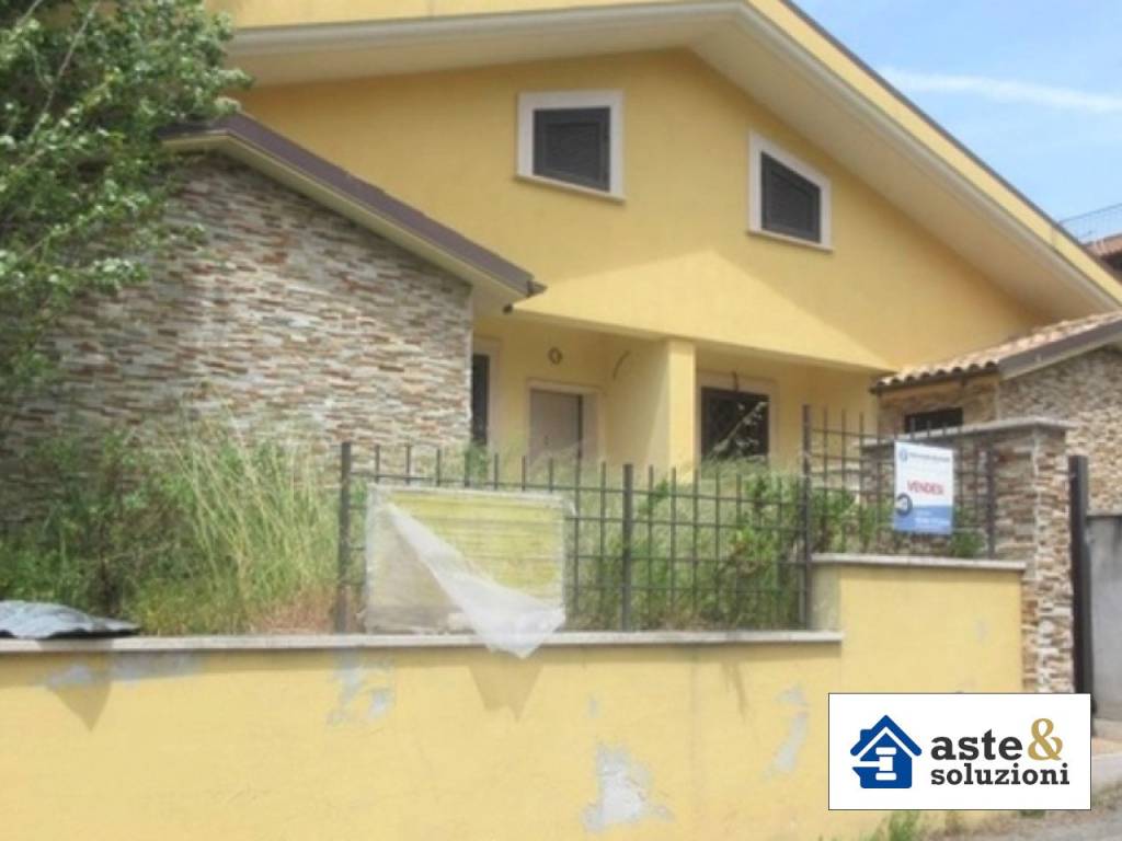 casa indipendente in vendita a Roma in zona Torre Gaia