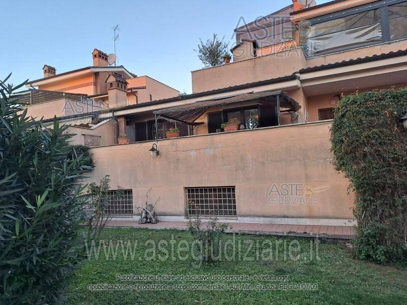 casa indipendente in vendita a Roma in zona Romanina