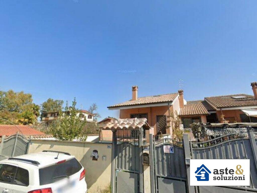 appartamento in vendita a Roma in zona Dragona/Bagnoletto