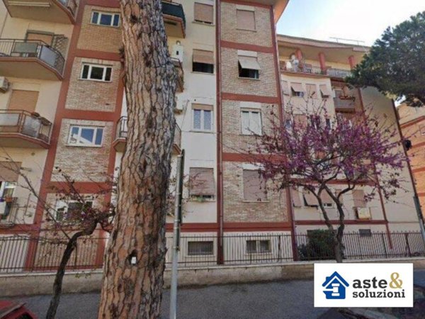 appartamento in vendita a Roma in zona Ostia