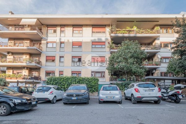 appartamento in vendita a Roma in zona Vigna Murata