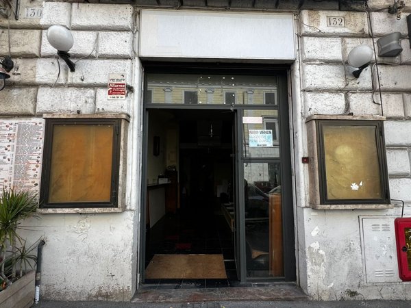 negozio in vendita a Roma in zona Castro Pretorio