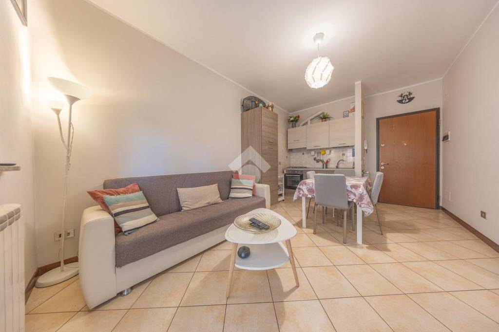 appartamento in vendita a Roma in zona Castelverde
