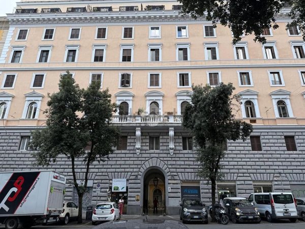 appartamento in vendita a Roma in zona Esquilino