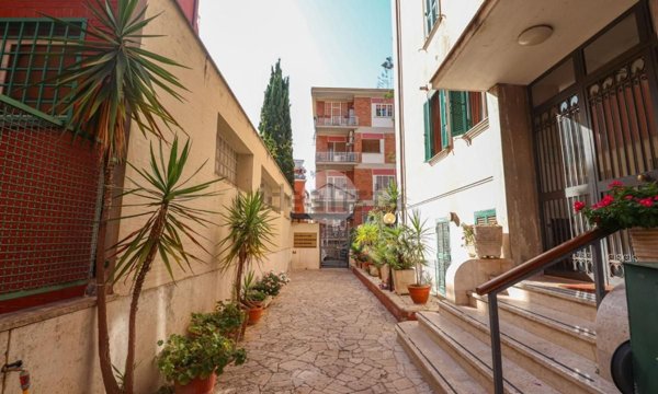 appartamento in vendita a Roma in zona Gianicolense
