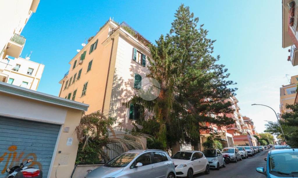 appartamento in vendita a Roma in zona Gianicolense