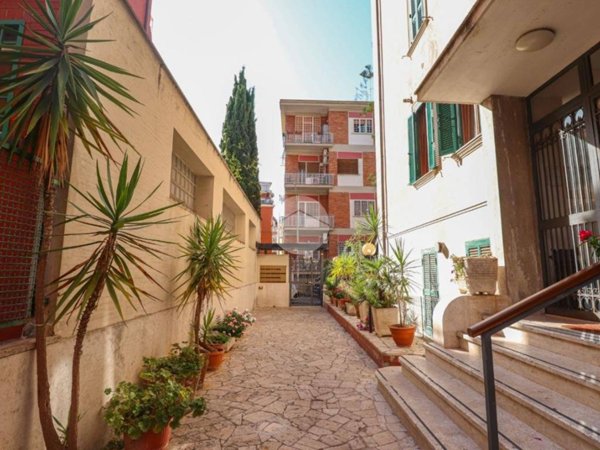 appartamento in vendita a Roma in zona Gianicolense