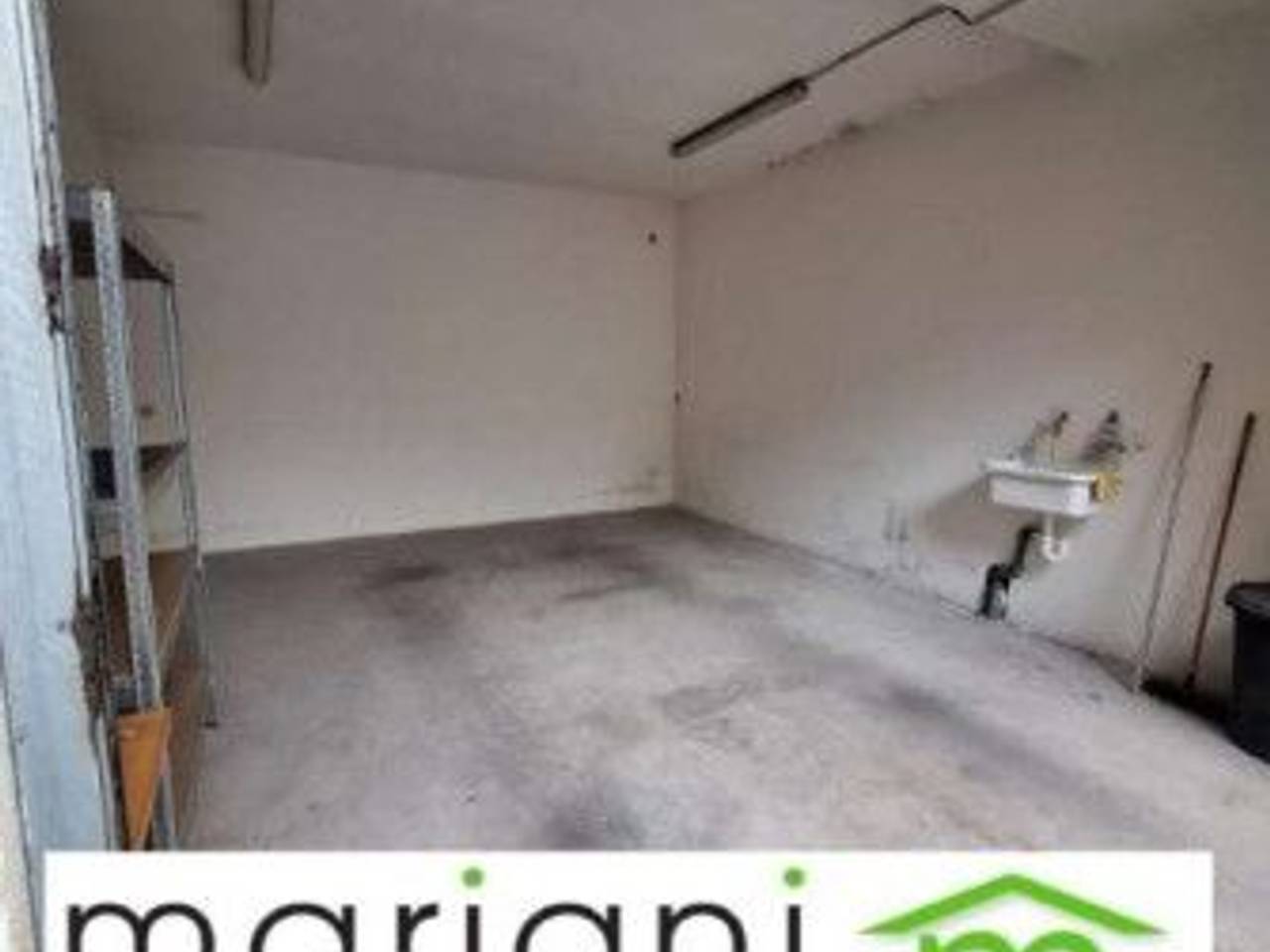 negozio in vendita a Roma in zona Tor Bella Monaca