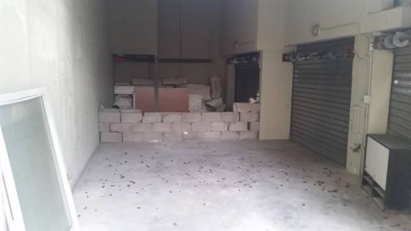 negozio in vendita a Roma in zona Casal Morena