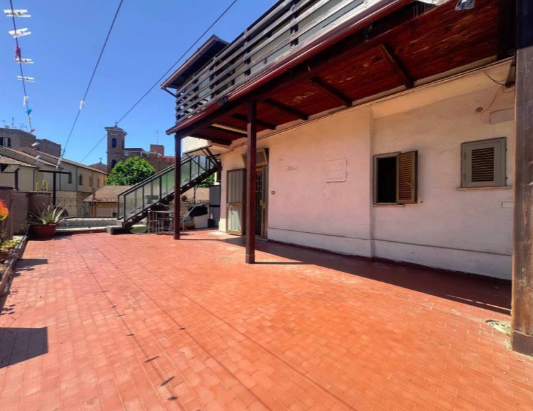 appartamento in vendita a Roma in zona Prenestino-Labicano