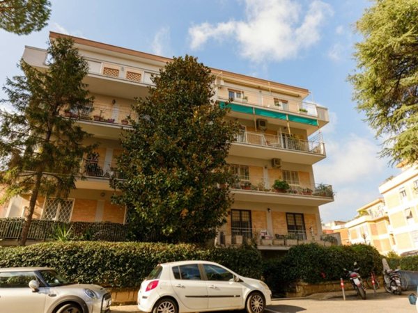 appartamento in vendita a Roma in zona Gianicolense