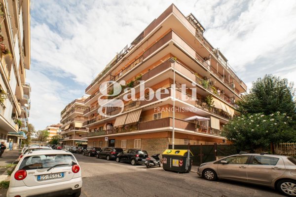 appartamento in vendita a Roma in zona Ostia