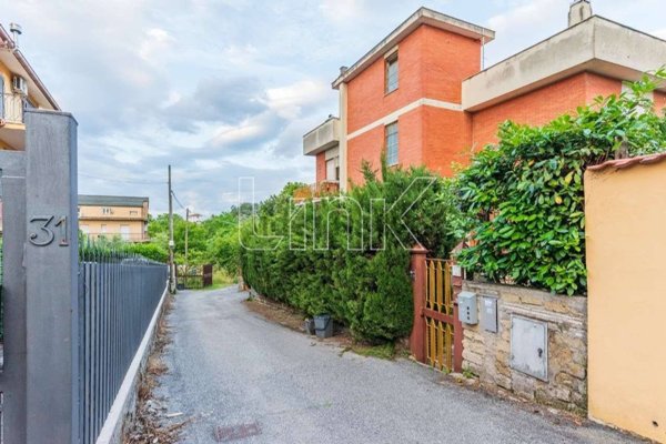 appartamento in vendita a Roma in zona Casal Morena