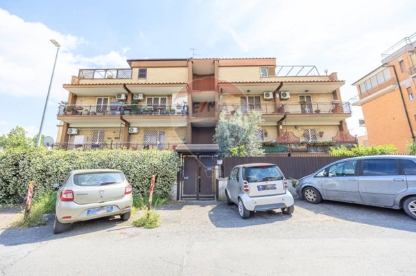 appartamento in vendita a Roma in zona Tor Cervara