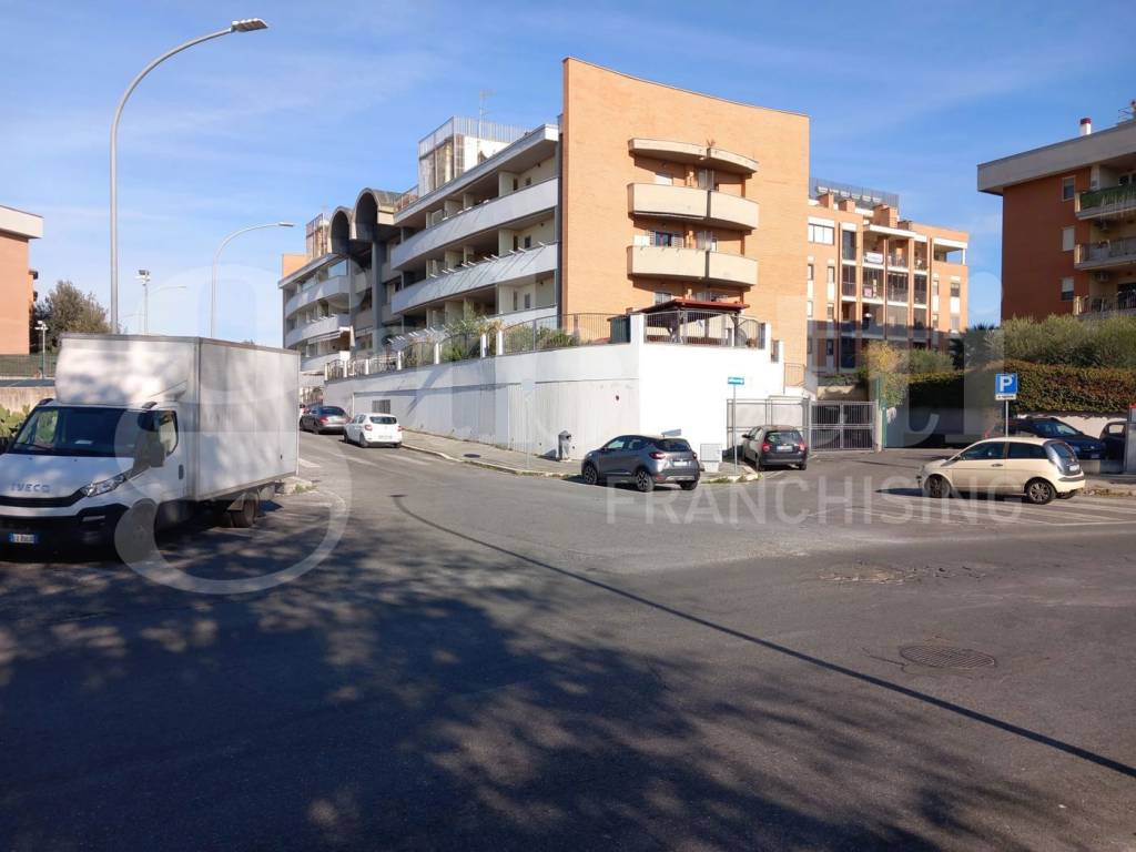 appartamento in vendita a Roma in zona Ponte di Nona