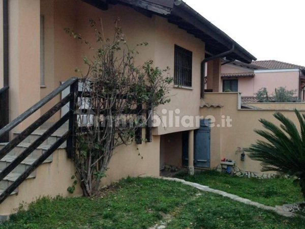 casa indipendente in vendita a Roma in zona Infernetto