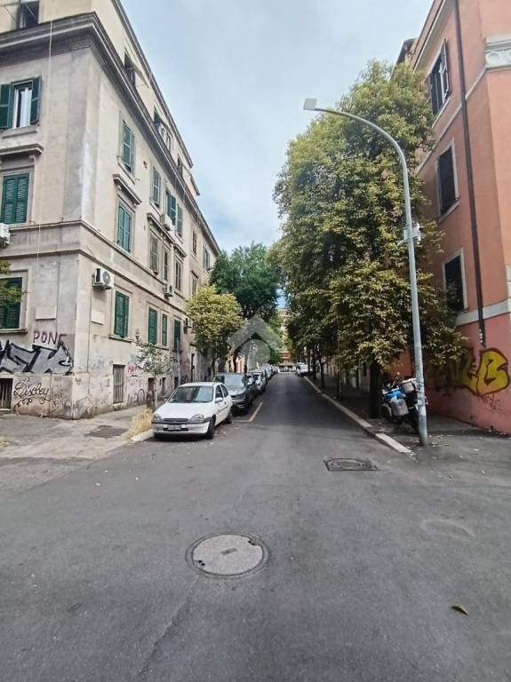 appartamento in vendita a Roma in zona Prenestino-Labicano