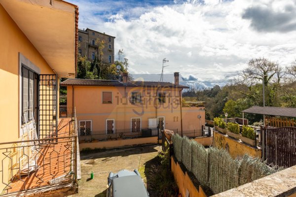 appartamento in vendita a Roma in zona Isola Farnese