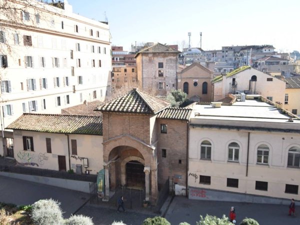 appartamento in vendita a Roma in zona Trastevere