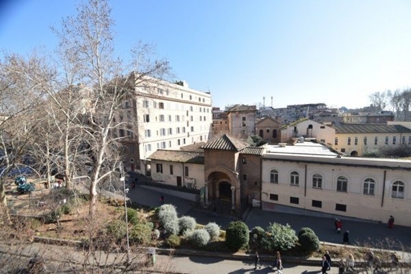 appartamento in vendita a Roma in zona Trastevere