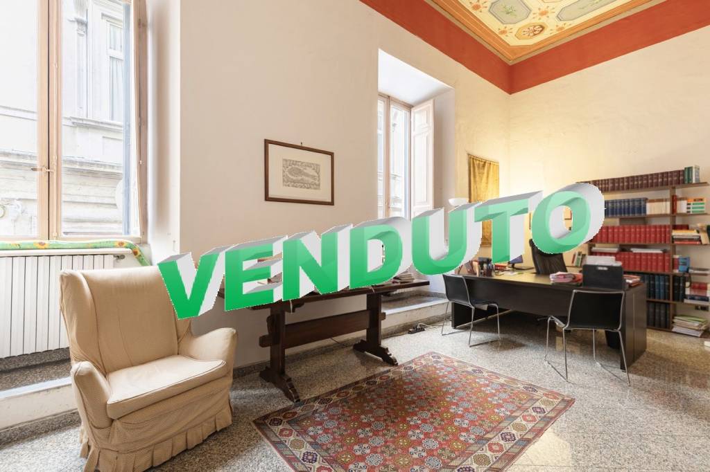 appartamento in vendita a Roma in zona Parione/Sant'Eustachio