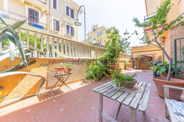 appartamento in vendita a Roma in zona Ostia