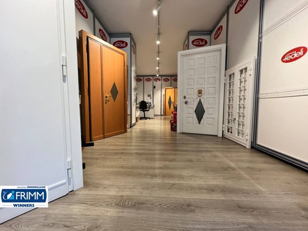 locale commerciale in vendita a Roma in zona Esquilino