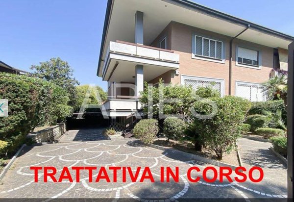 casa indipendente in vendita a Roma in zona Casal Palocco