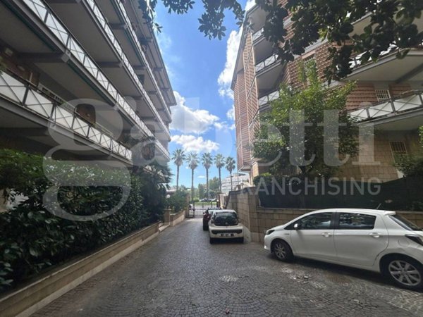 appartamento in vendita a Roma in zona Giuliano Dalmata