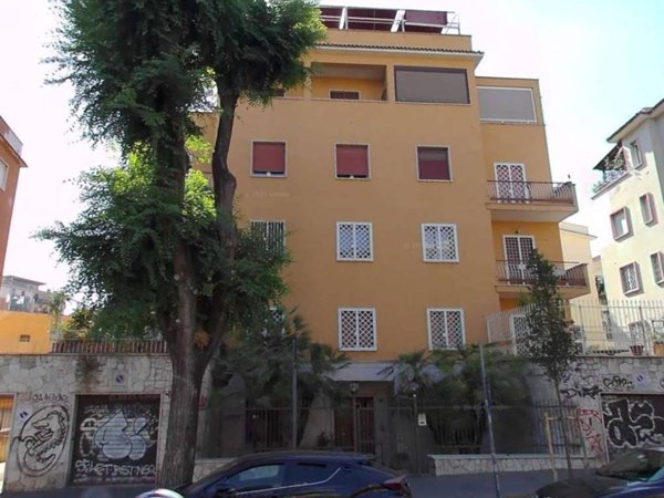 appartamento in vendita a Roma in zona Gianicolense