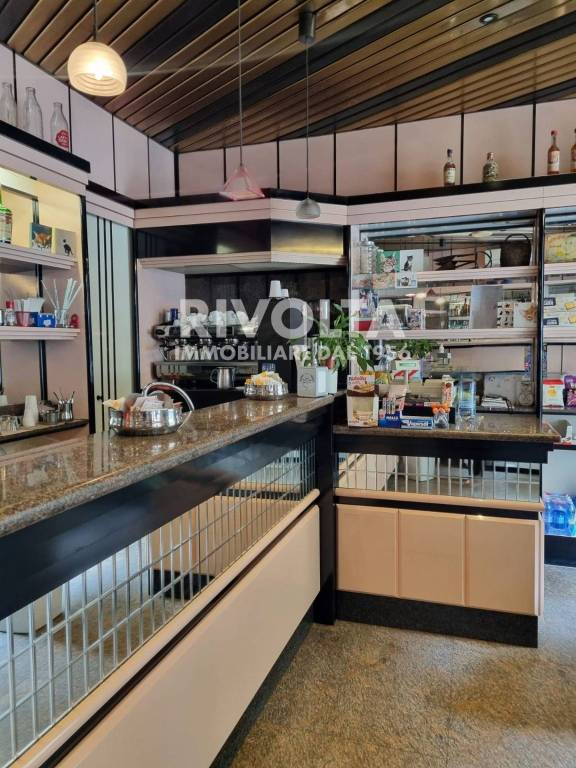negozio in vendita a Roma in zona Trieste