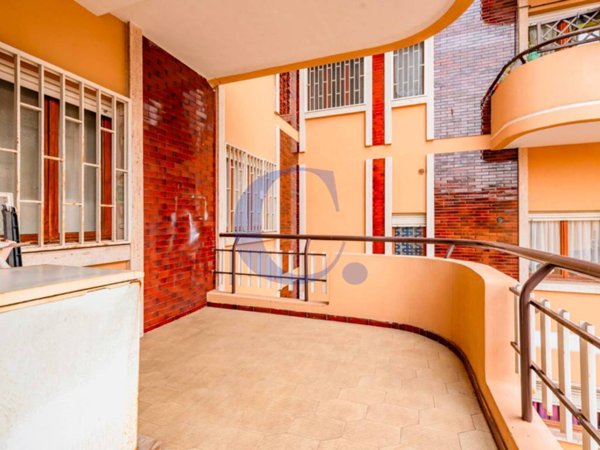 appartamento in vendita a Roma in zona Tor de' Cenci